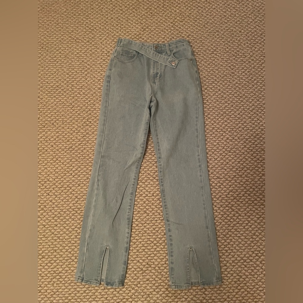 Light Wash Denim Petite Crossover Button Jeans